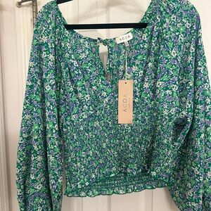 Buckle Acoa Green Floral Smocked Top Size Large NWT Bubble Sleeves